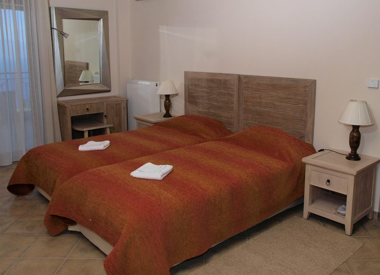 Hotel Theasi Diakopto Extérieur photo