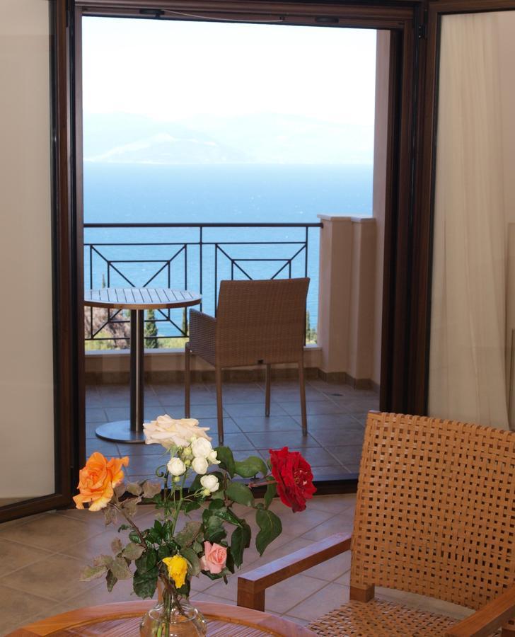 Hotel Theasi Diakopto Extérieur photo